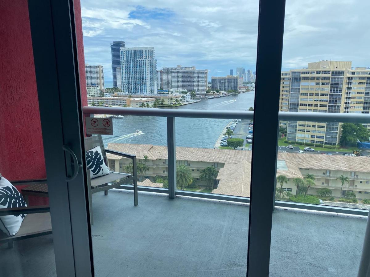 Beachwalk Studio Apmt 2 Beds, Amazing Views 2010B Hallandale Beach Bagian luar foto